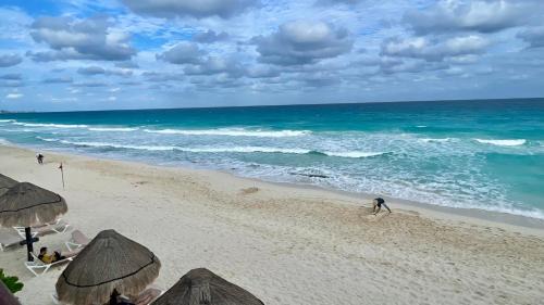 Cancun beach by Brisas 2