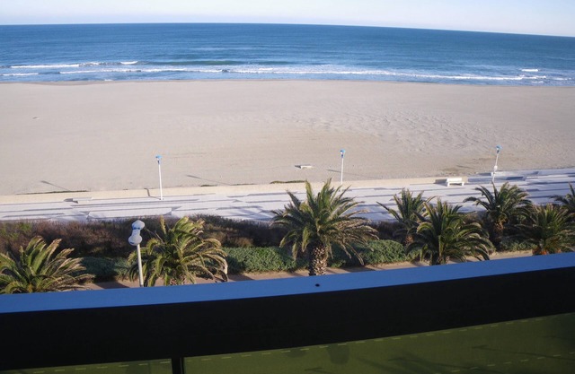 CANET PLAGE BEAU T2 FRONT DE MER, VUE MER A COUPER LE SOUFFLE, PARKING PRIVE WIFI