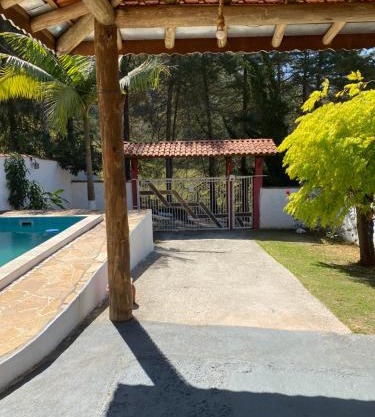 Cantinho na roca com piscina