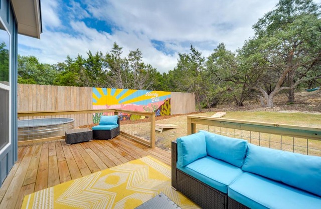 Canyon Lake Oasis Backyard and Wraparound Deck!