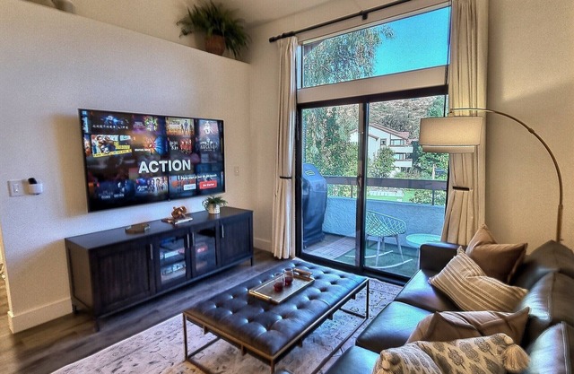 Canyon Luxe Condo 2bd/2ba/Loft/Pool & Spa