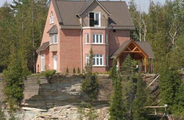 Cape Cliff Cottage - Lions Head, Ontario, Canada