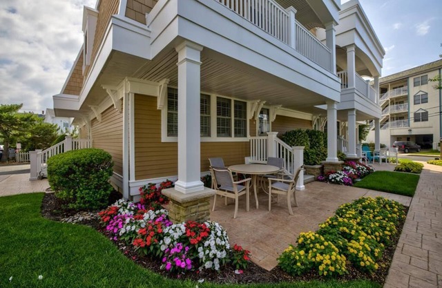 Cape May Beach Block Pool Sleeps 8
