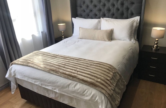 ★ CAPE TOWN ★ with FAST internet up to 100Mb/s (Fibre)