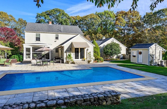 CapeSearenity - Large Pool, Beach Passes, and More!