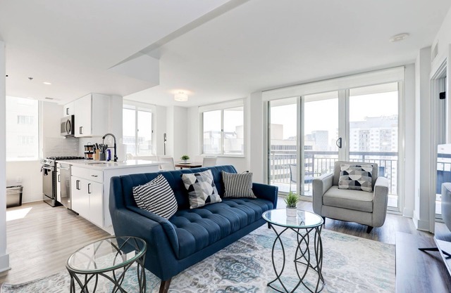 Capitol Convenience 2BR Luxury, Minutes from DC