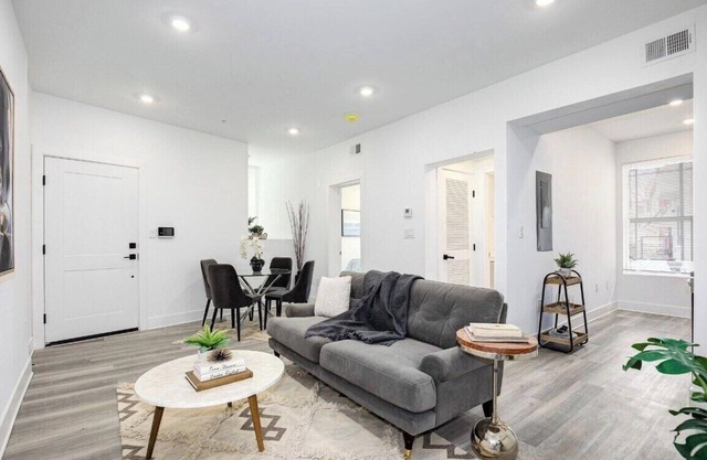 Capitol Hill 1BR with Patio & City Views