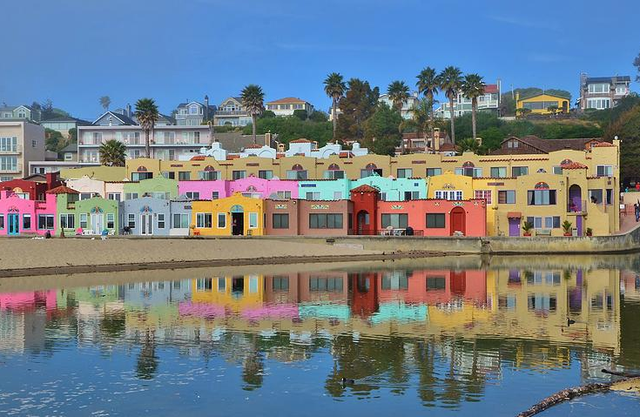 Capitola Venetian Hotel