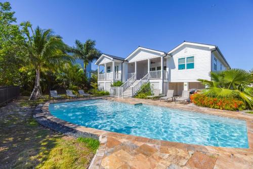 Capmar House -Huge Home & Pool