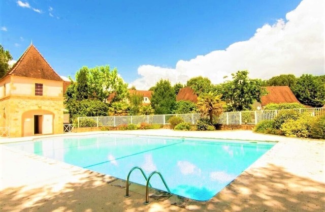 Caporizon-sarlat Carsac-aillac Maison Bord de Dordogne-piscine-clim-calme
