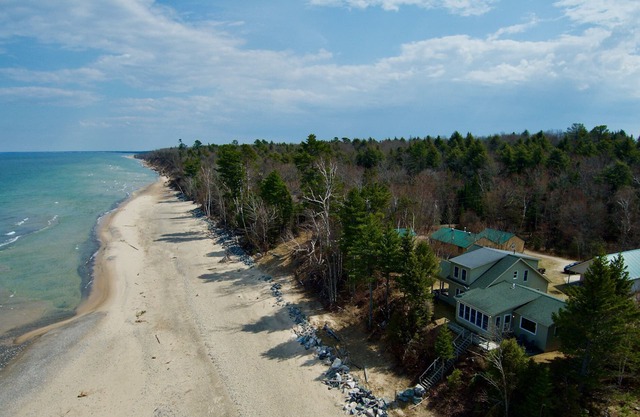 Captain's Hideaway Lake Superior/Lake Front Home Deer Park