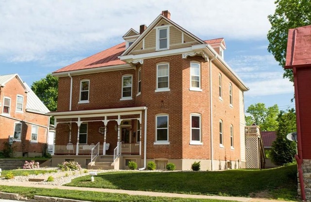 Captain Wohlt Inn Bed & Breakfast