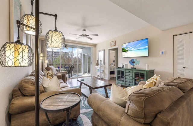 Captains Bay South 2/2 Condo With Resort Pool Close to Beach Access