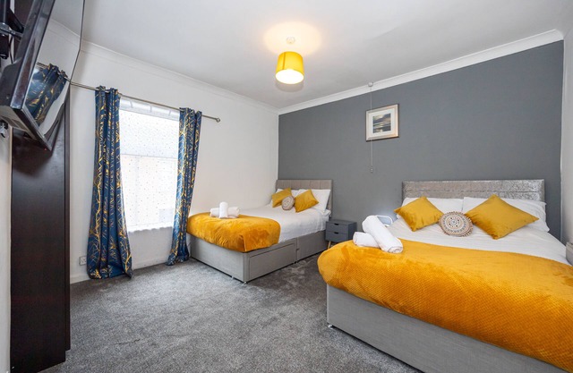 Captivating 2-Bed House in Blackburn