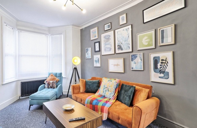 Captivating 2Bed House in Southend Pet Friendly!