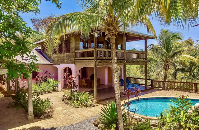Capture moments that matter-Family & couples friendly-Private pool-Ocean views