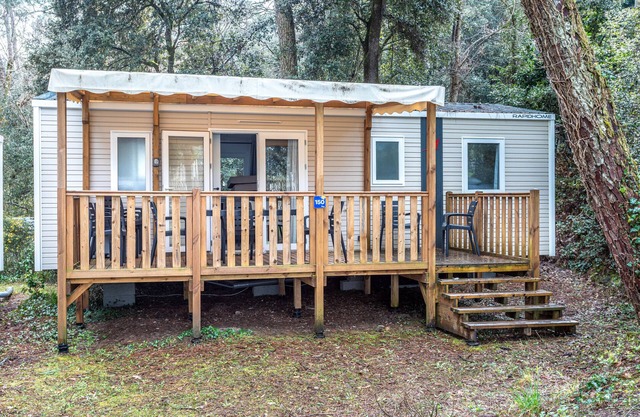Caravan '150' with Shared Pool and Shared Terrace
