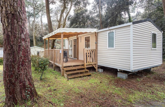 Caravan '151' with Shared Pool and Shared Terrace