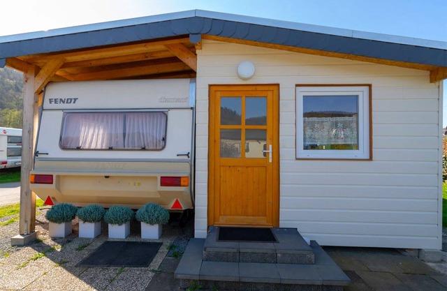 Caravan for 4 guests with 25m² in Nideggen (272021)