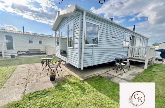 Caravan in Mablethorpe- 2bed-PetsOk-Sleeps6-Wifi