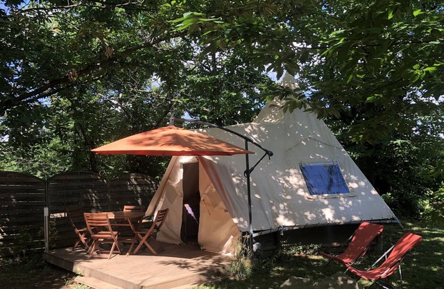 Caravan 'Le Tipi La Châtaigneraie' with Private Terrace