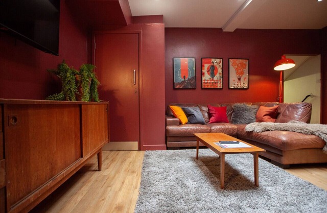 Cardiff Bay Work Week Retreat | Contractor Accommodation | 4-12 Professionals