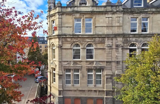 Cardiff flat with roof-terrace