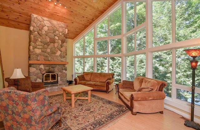 Cardinal Grand Large Private Lakefront Cottage