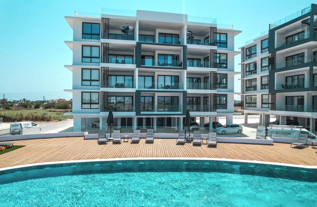 Carisa Elysium Larnaca