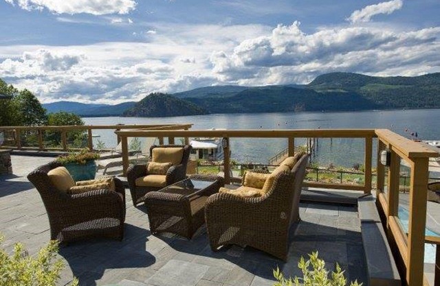Carmel Beach Private Lodges - Unit #3. Lakefront 4 bedroom unit.