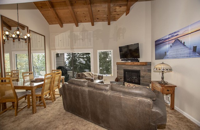 Carnelian Woods # 121: 4 BR / 2 BA condo/townhouse in Carnelian Bay, Sleeps 8