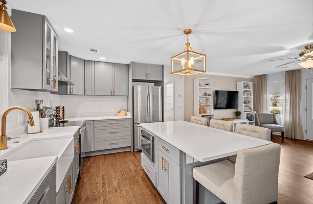 "Carolina Cottage". Sweet Caroline check out this space!