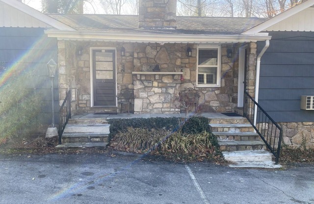 Carr's Cottages Suites 15 & 16