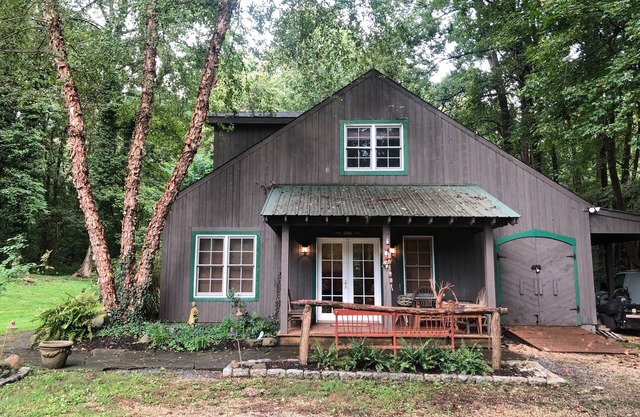 Carriage House on 42 Acres in West River. Just 17 Miles from Annapolis.