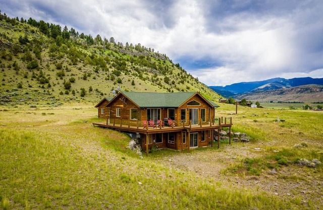 Carsey K Ranch -4 Bedroom Home with Unparalleled Views Of The Paradise Valley