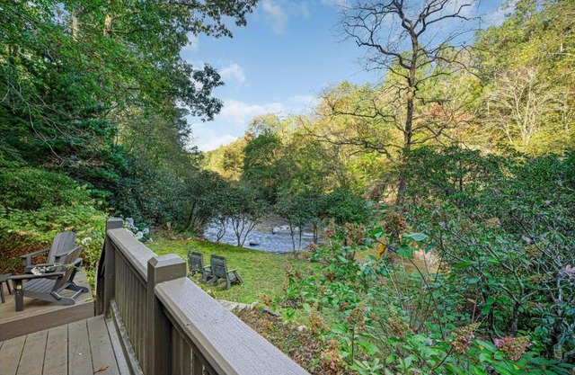 Cartacay River Retreat - North Georgia Riverfront Cabin - Riverside access, cozy living spaces, game room, and outdoor amenities