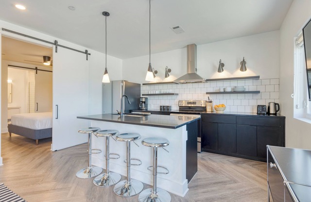 Carter #204 by AvantStay | 1BR + Balcony