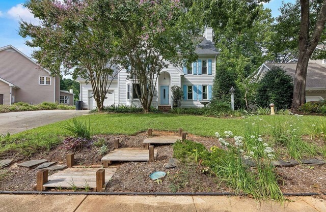 Cary 3bdrm 2.5 bath garden home close to SAS, RDU & RTP