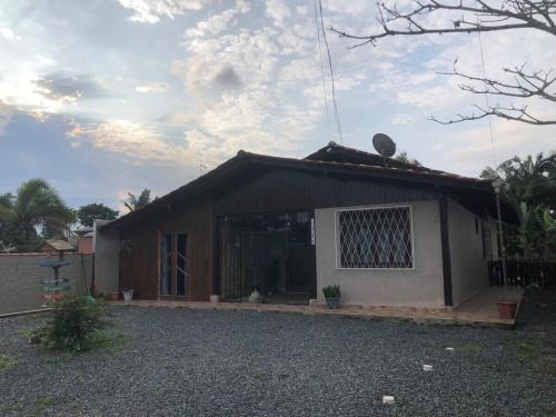 Casa 4 quartos churrasqueira