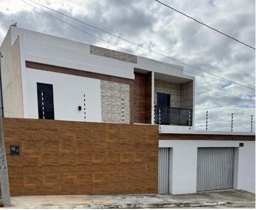 Casa 4 quartos, piscina privativa, 3 suíte geradeila smart tv ar-condicionado