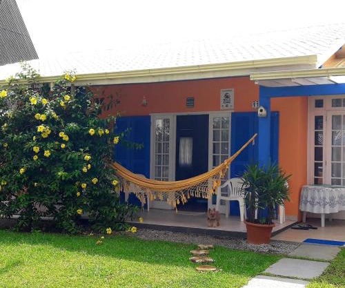 Casa a 50m praia da Pinheira configuravel de 1 ate 8 pessoas