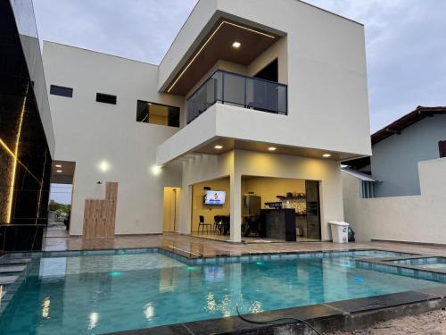 Casa aconchegante com piscina