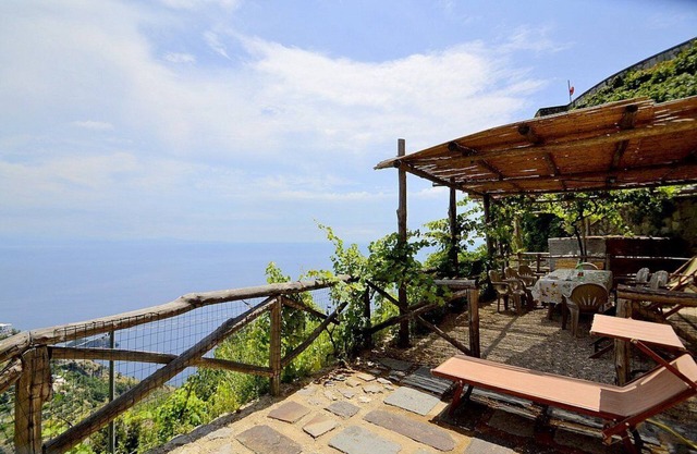 Casa Alcea: A characteristic and welcoming three-story independent house made of stone, with Free WI-FI.