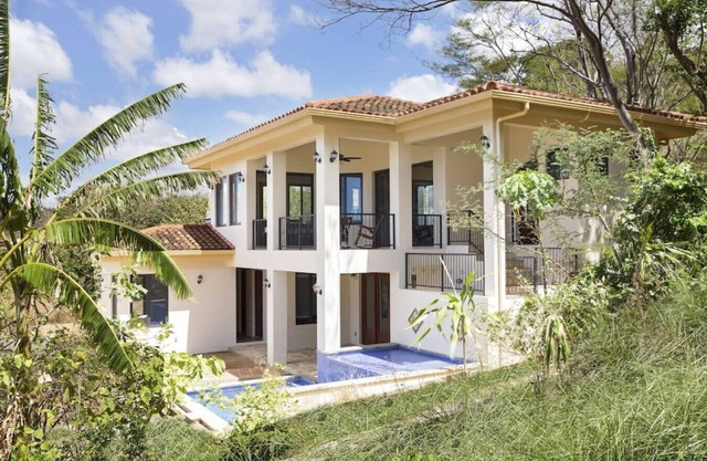 Casa Alegre, gorgeous villa in Rancho Santana!