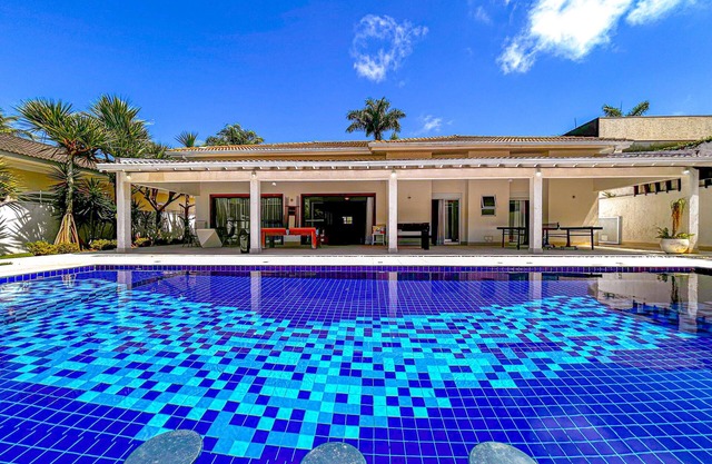 Casa Alto Luxo - Lazer Completo - Piscina Climatizada, Sauna, Campo de Futebol