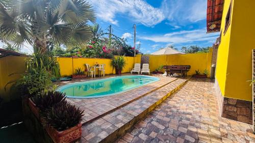 Casa Amarela na praia para 13 pessoas