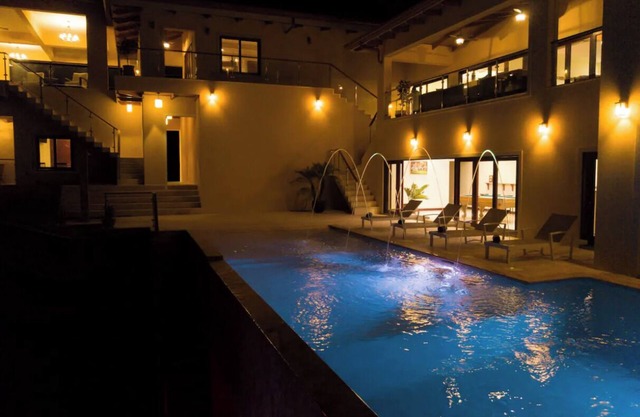 Casa Amarillo Jaco Costa Rica