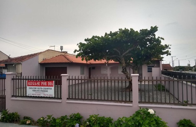 Casa ampla a 50metros do mar