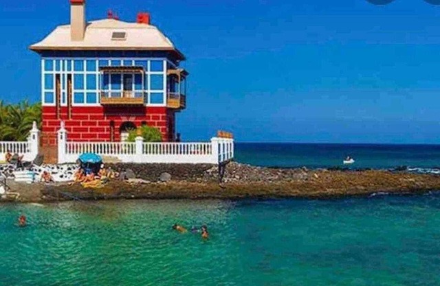 CASA ANCLADA BAJA in Playa de Arrieta