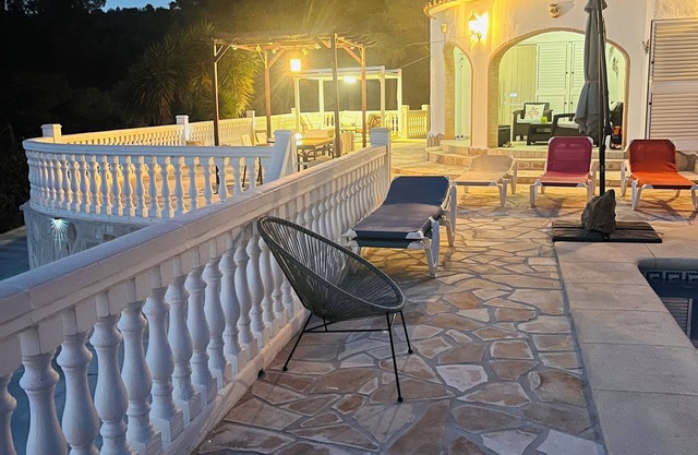 Casa Bella -3 Bed Villa turreted Villa with private pool, air con, Wifi and BBQ.